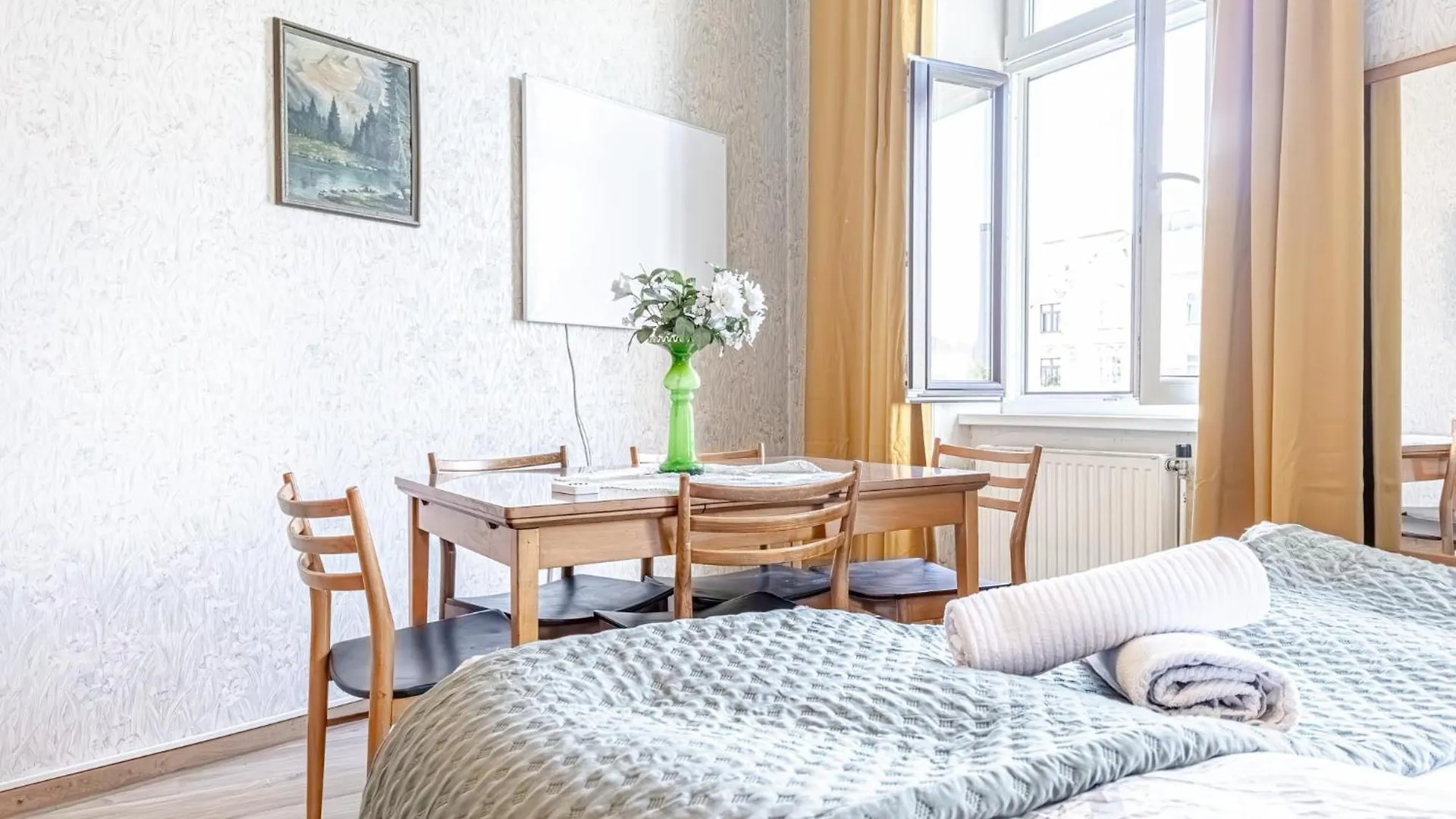 Appartamento Vintage 1Br With Shared Garden - U6 Metro & Danube Vienna